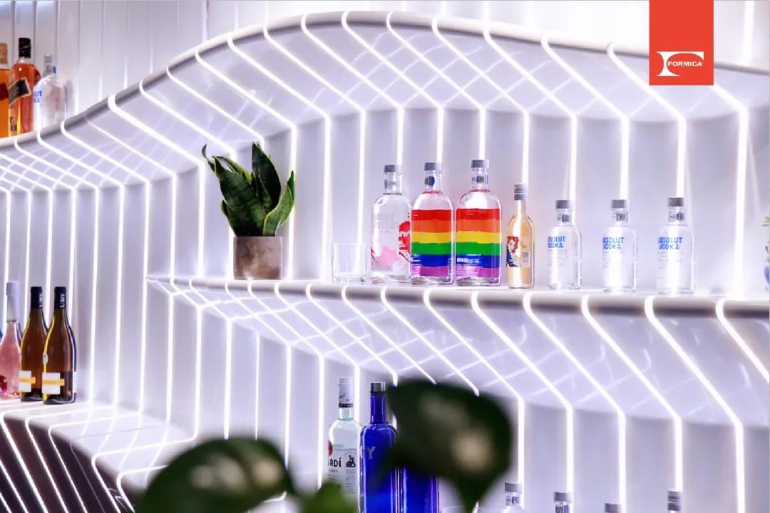 潔菌樹脂板是一種自潔良好的墻面板材!